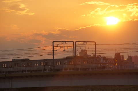 夕日と東急線