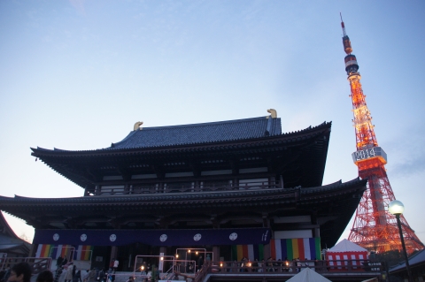増上寺と年号表示の東京タワー
