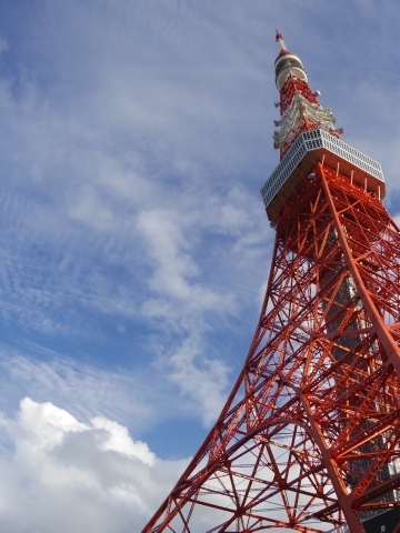 行き合いの空と東京タワー